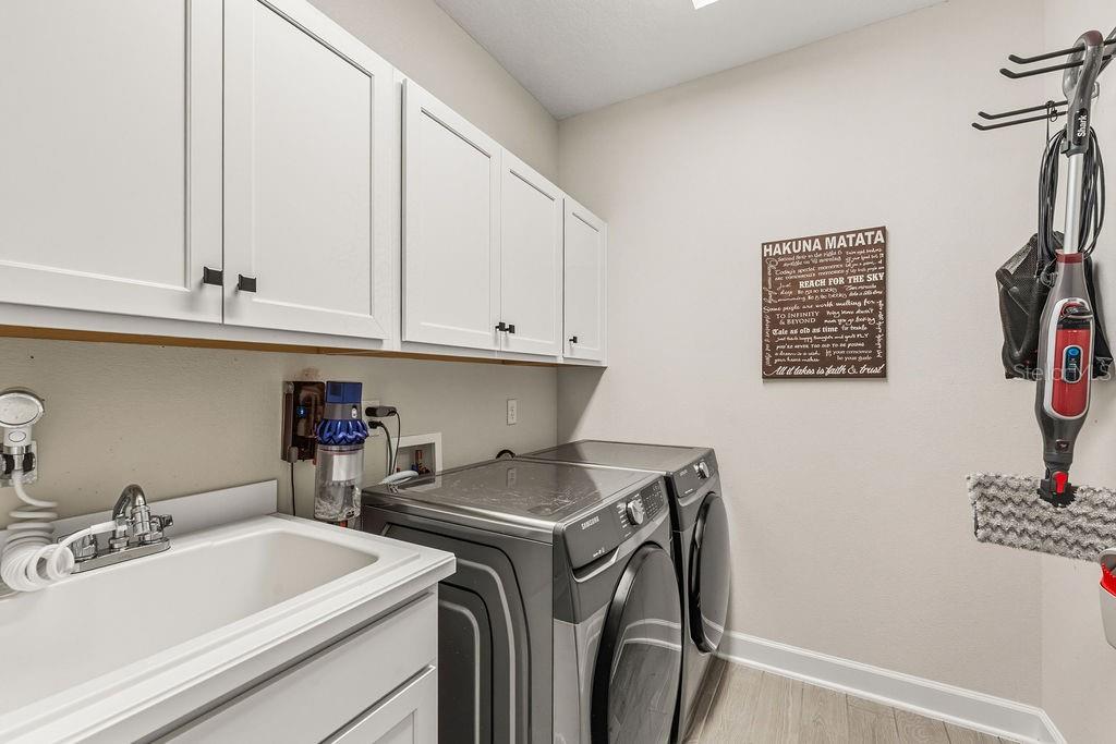 Image 51 of 52 For 52 Los Lagos Boulevard