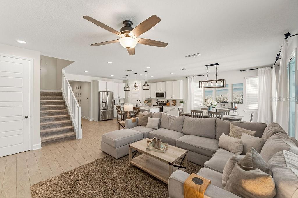 Image 9 of 52 For 52 Los Lagos Boulevard