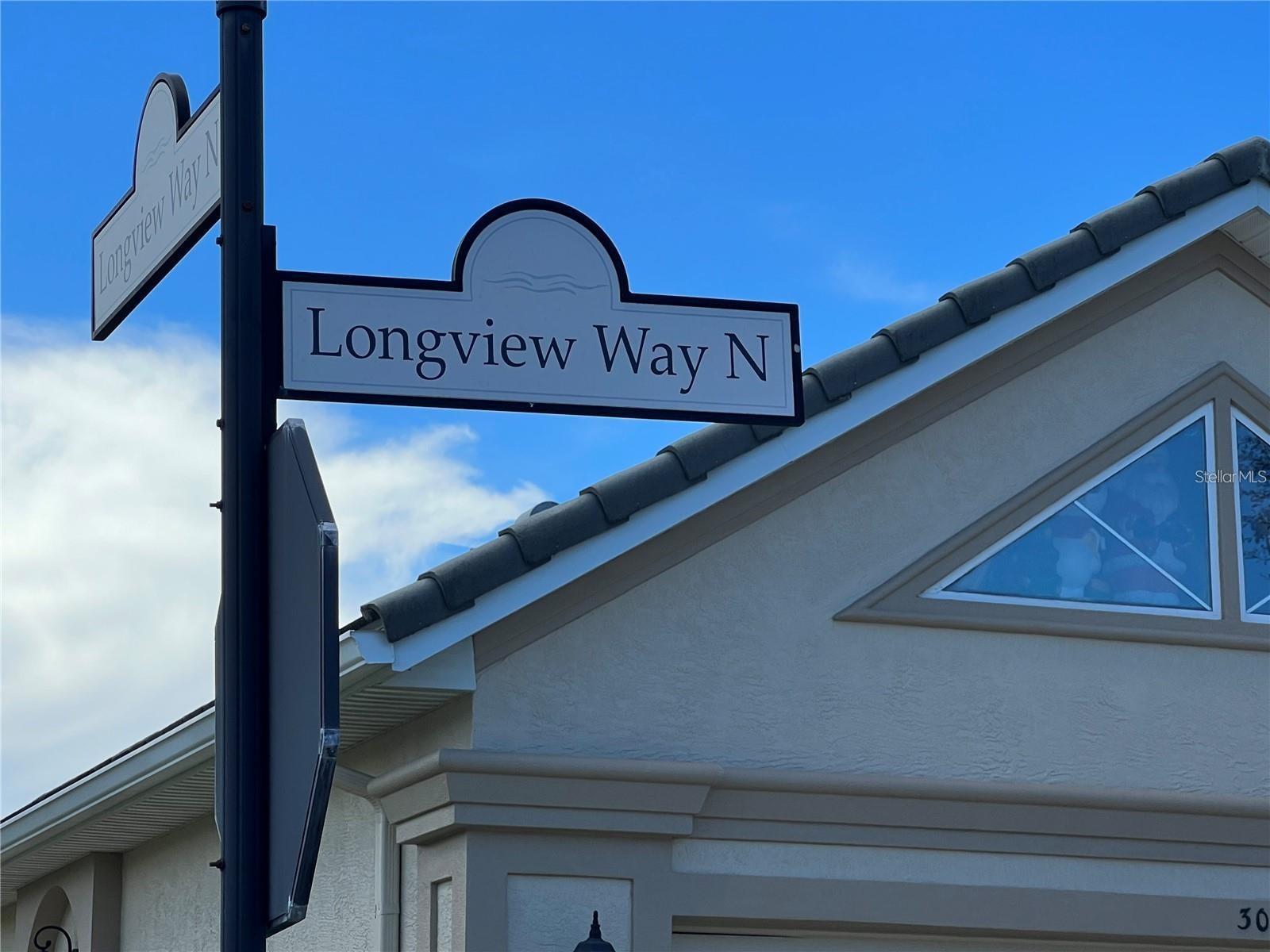 Image 4 of 13 For 108 Longview Way N