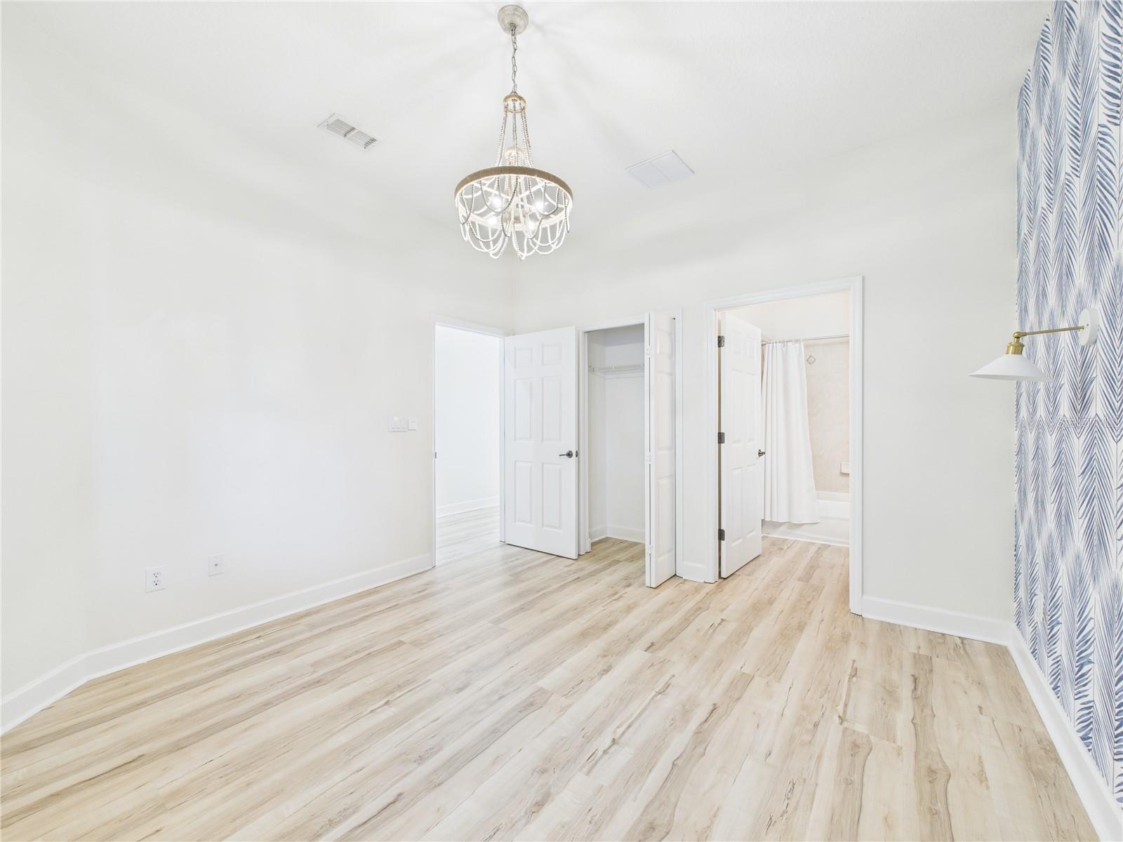 Image 14 of 87 For 400 Cinnamon Beach Way 321