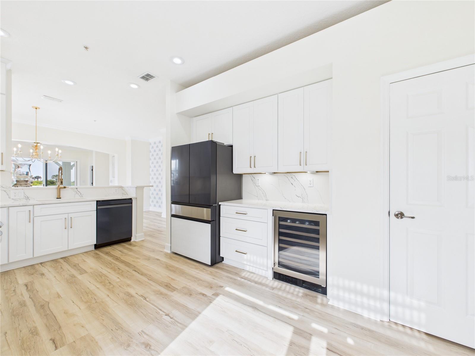 Image 22 of 87 For 400 Cinnamon Beach Way 321