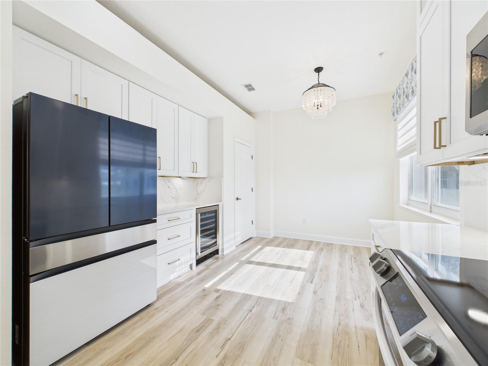 Image 23 of 87 For 400 Cinnamon Beach Way 321