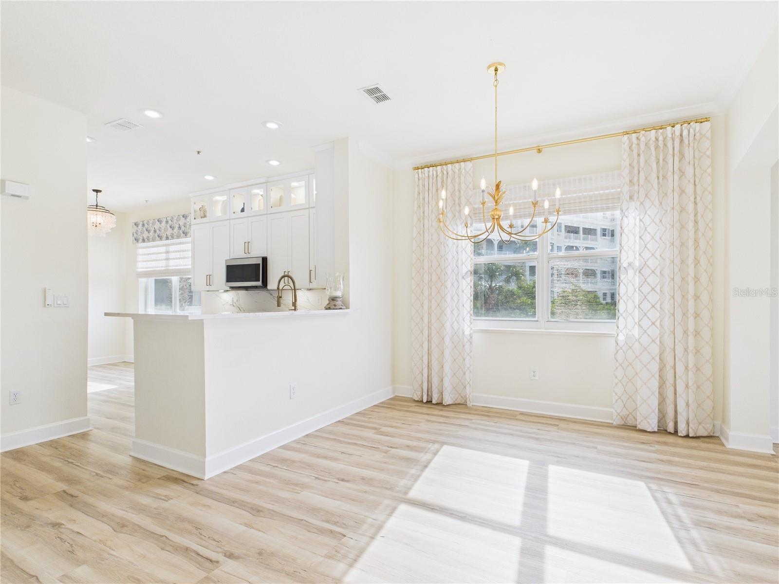 Image 28 of 87 For 400 Cinnamon Beach Way 321