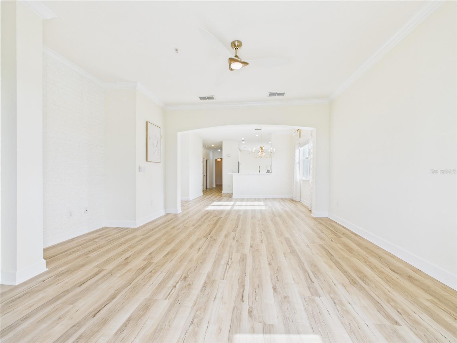 Image 36 of 87 For 400 Cinnamon Beach Way 321