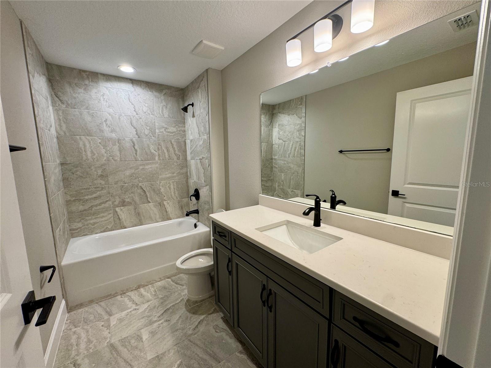 Image 7 of 38 For 102 Lynbrook Drive A
