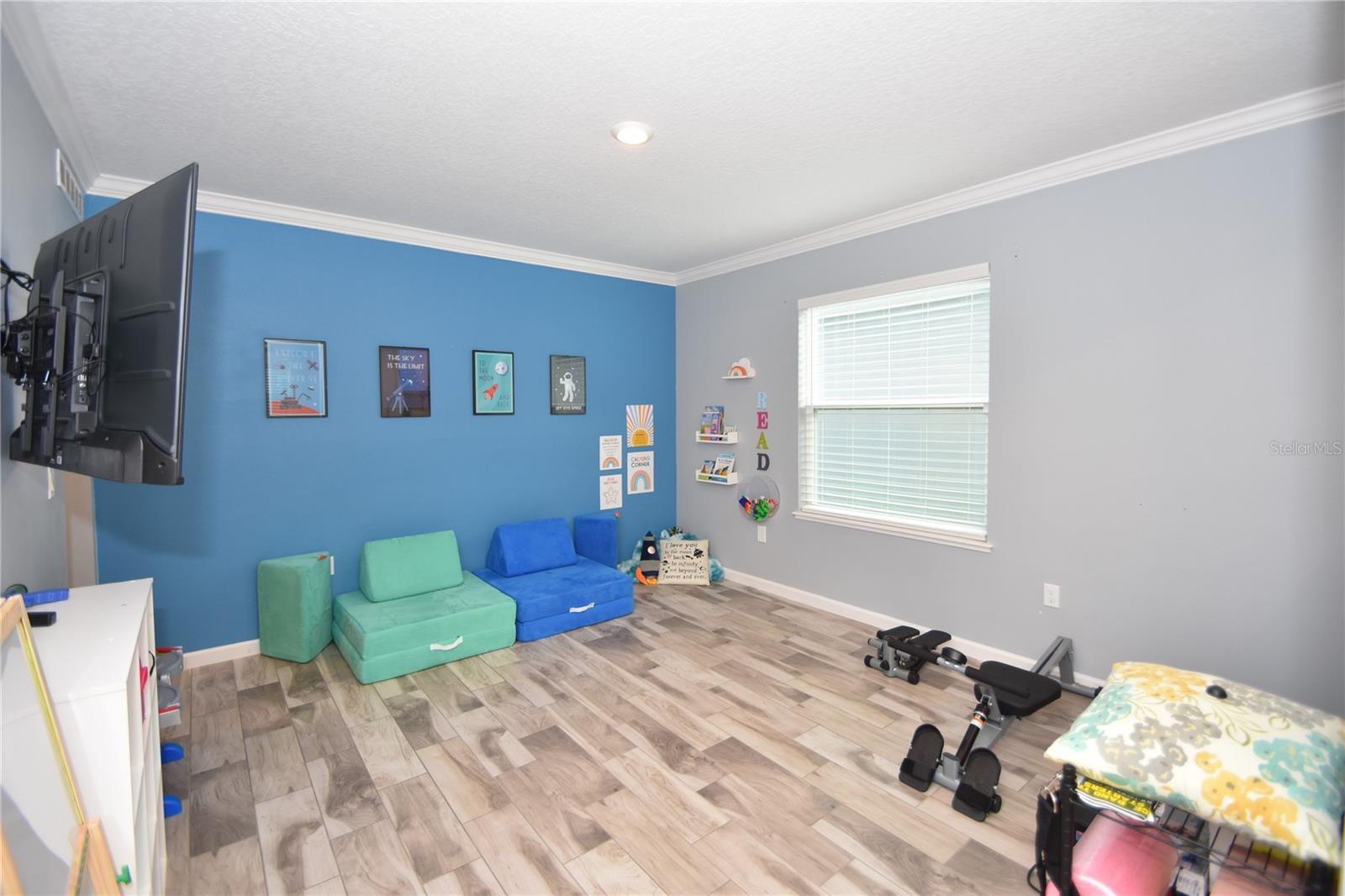 Image 17 of 36 For 124 Oakleaf Way