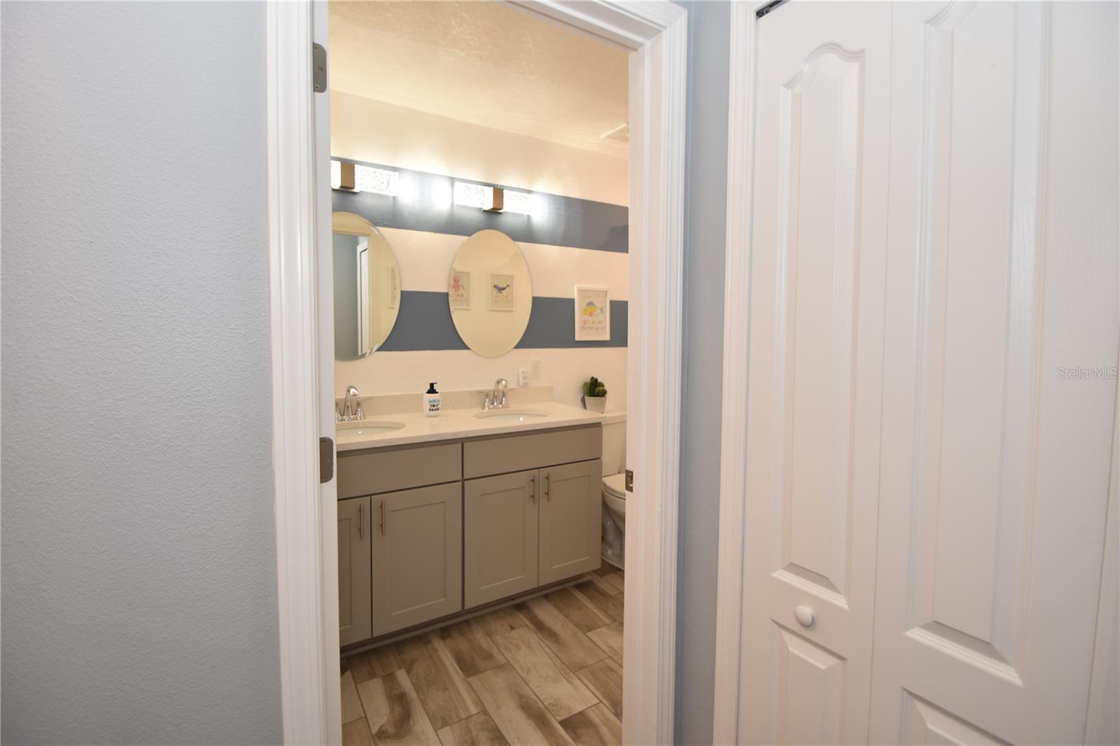 Image 33 of 36 For 124 Oakleaf Way