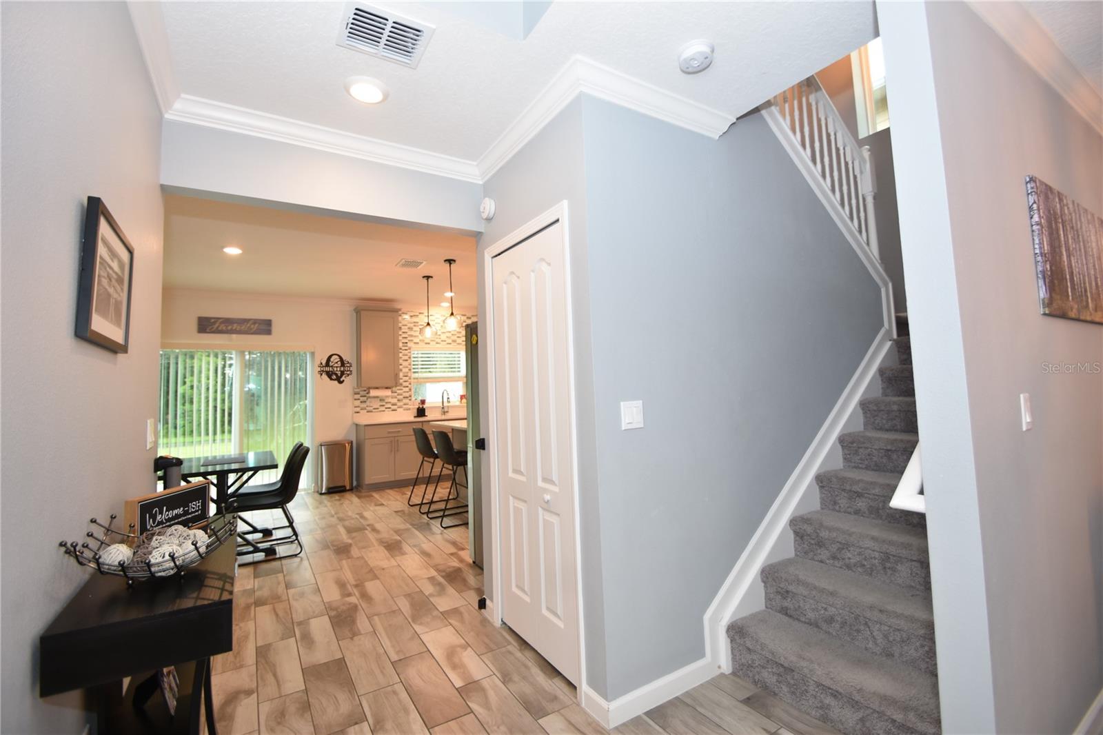 Image 6 of 36 For 124 Oakleaf Way