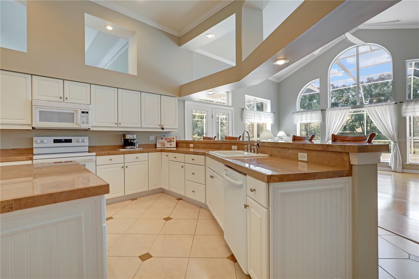 Image 16 of 80 For 2216 Salt Myrtle Lane