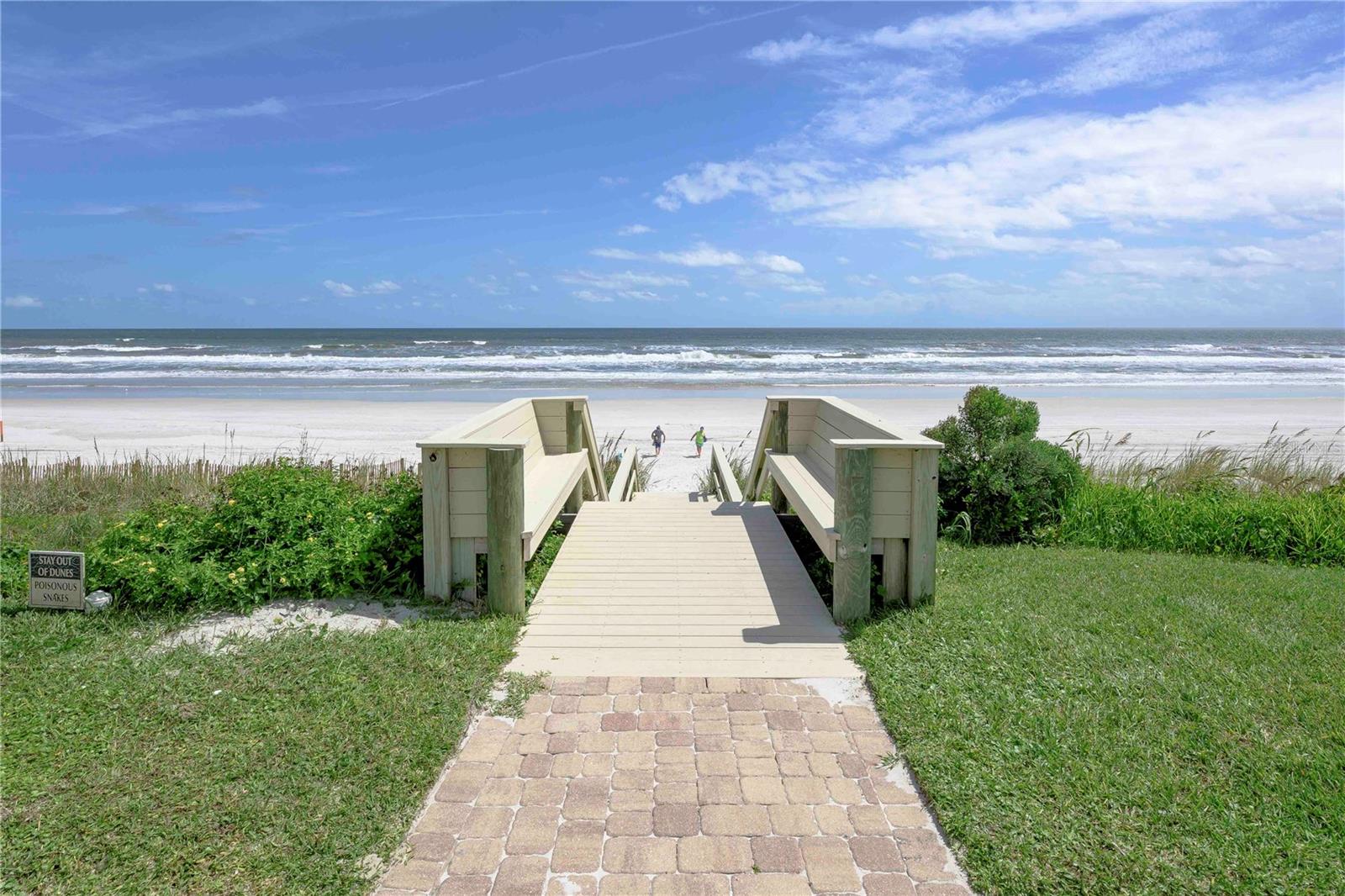 Image 30 of 33 For 8000 A1a South  504