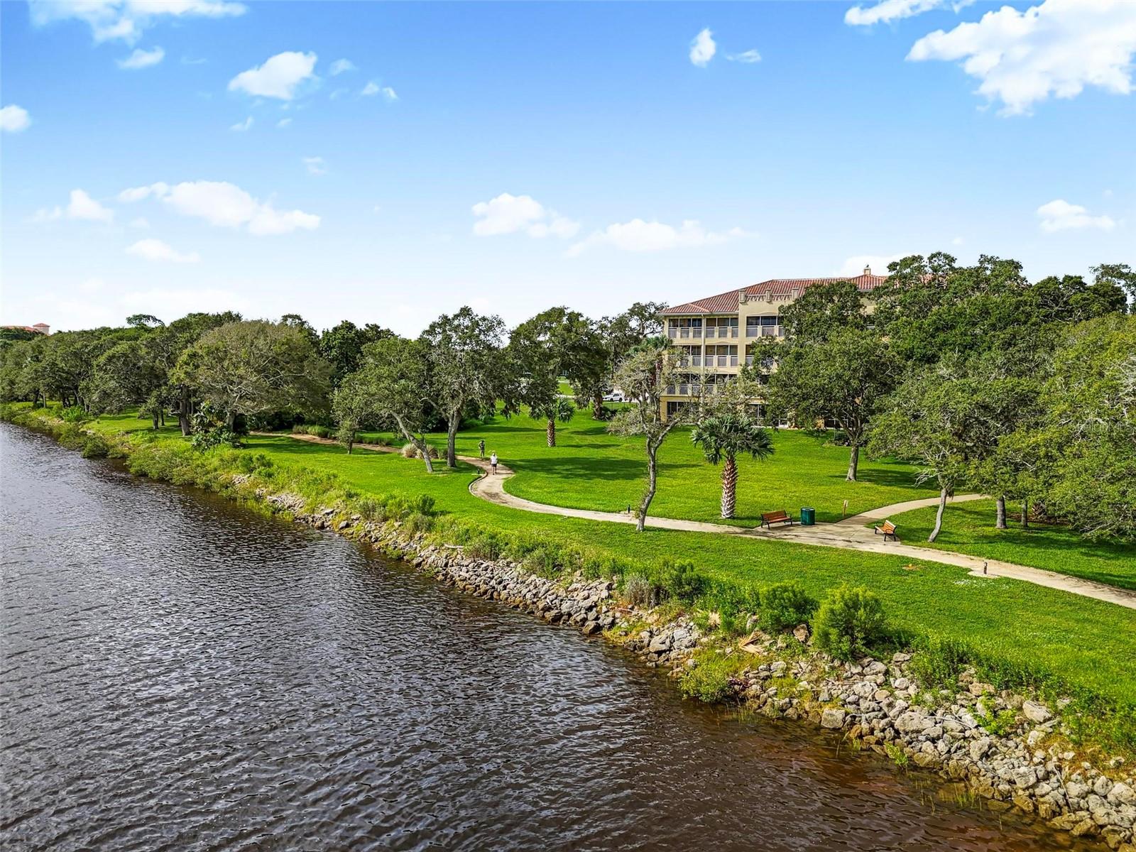 Image 2 of 64 For 115 Riverview Bend S 2121