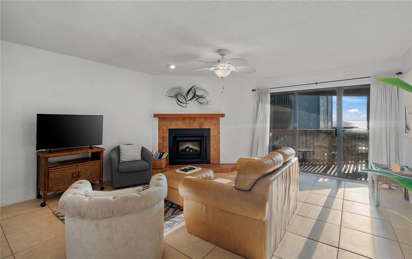 Image 13 of 63 For 190 Ocean Hibiscus Drive 201