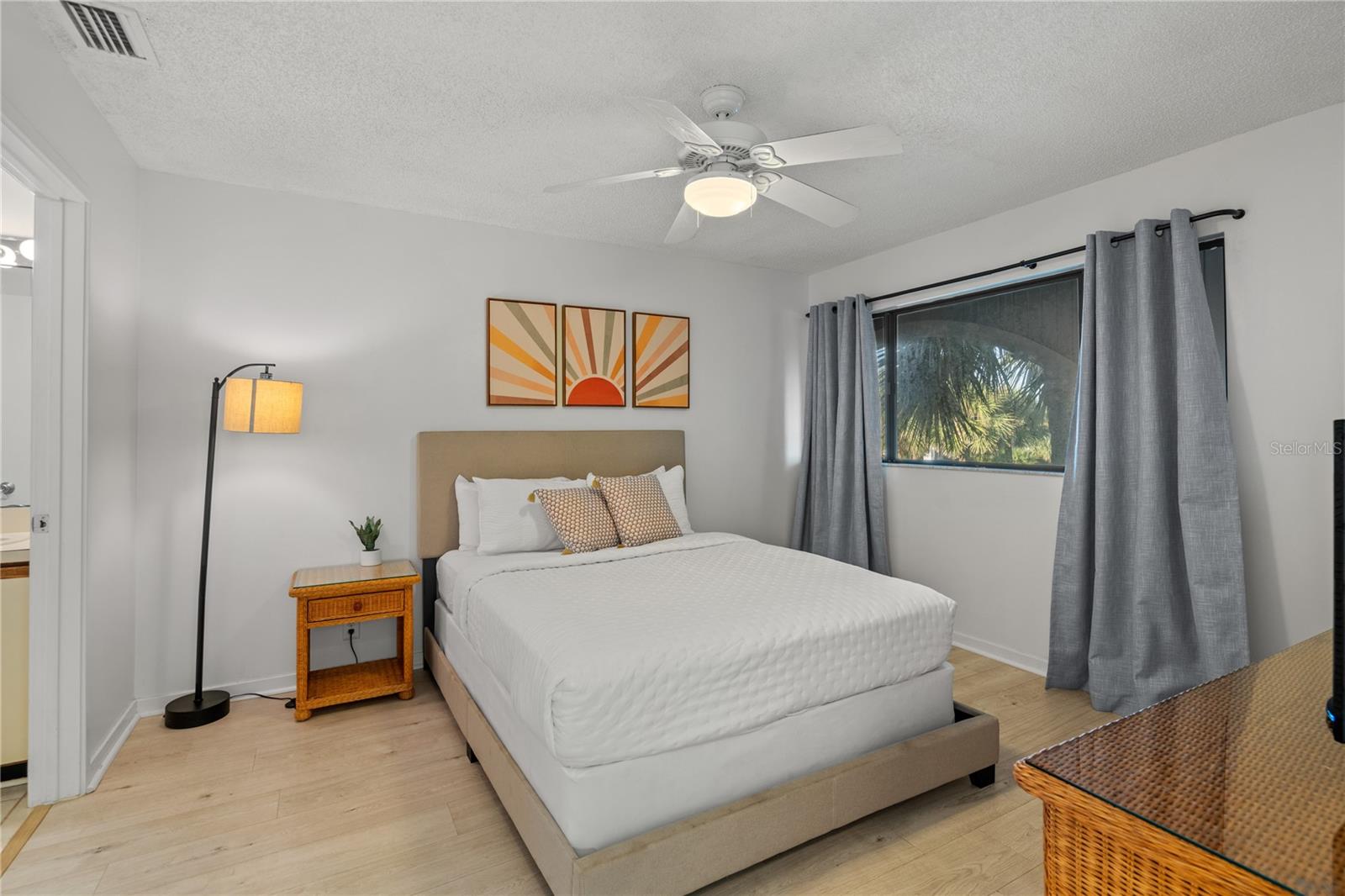 Image 22 of 63 For 190 Ocean Hibiscus Drive 201