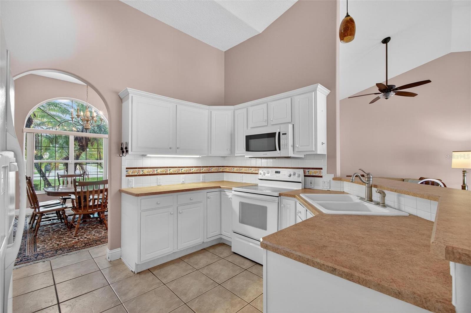 Image 12 of 40 For 13 Wentworth Lane