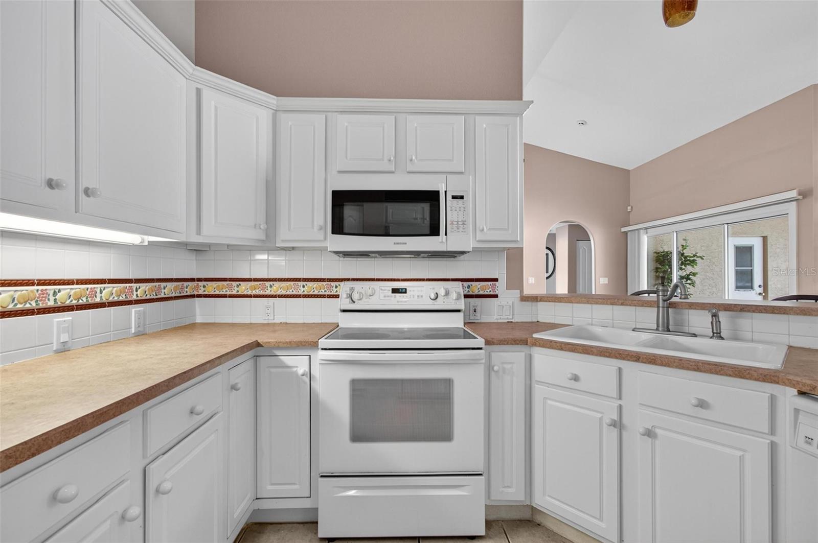 Image 13 of 40 For 13 Wentworth Lane