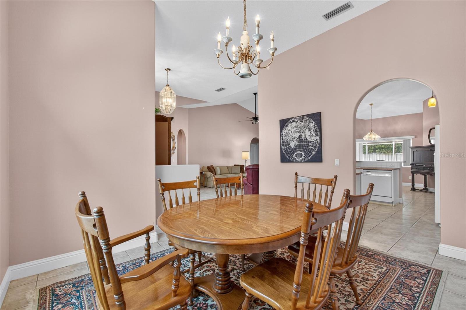 Image 16 of 40 For 13 Wentworth Lane