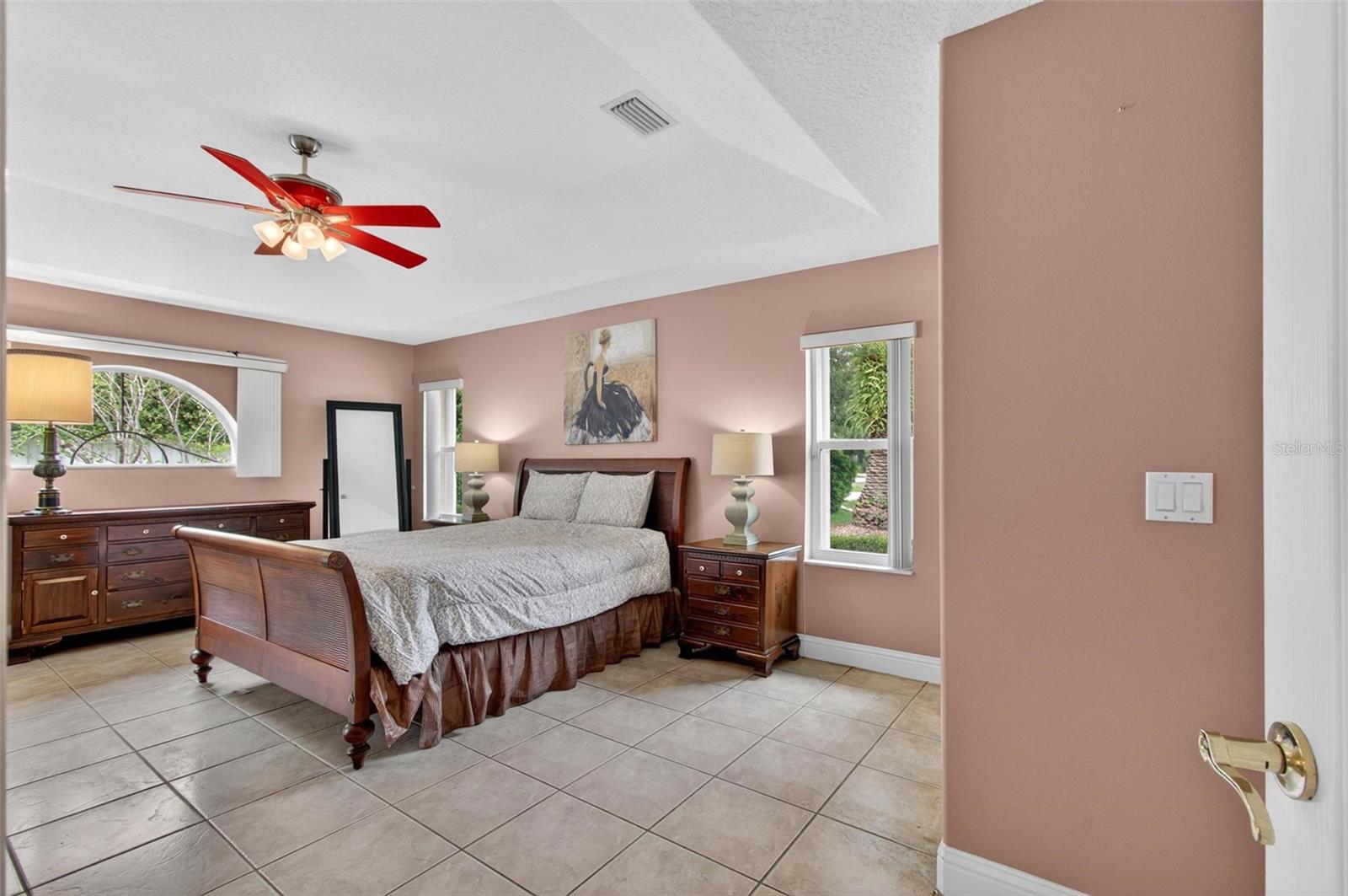 Image 18 of 40 For 13 Wentworth Lane