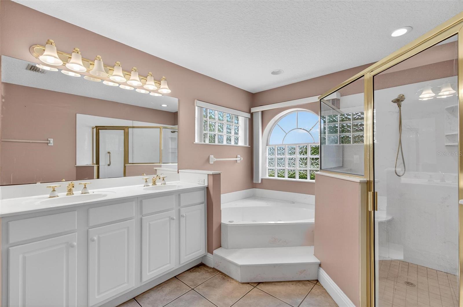 Image 22 of 40 For 13 Wentworth Lane