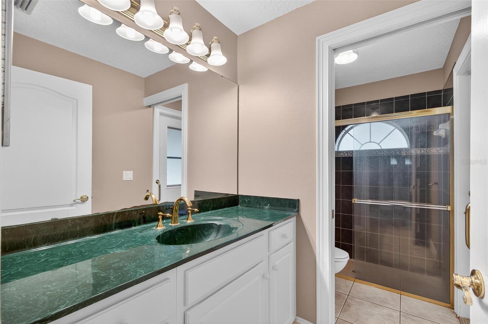 Image 26 of 40 For 13 Wentworth Lane