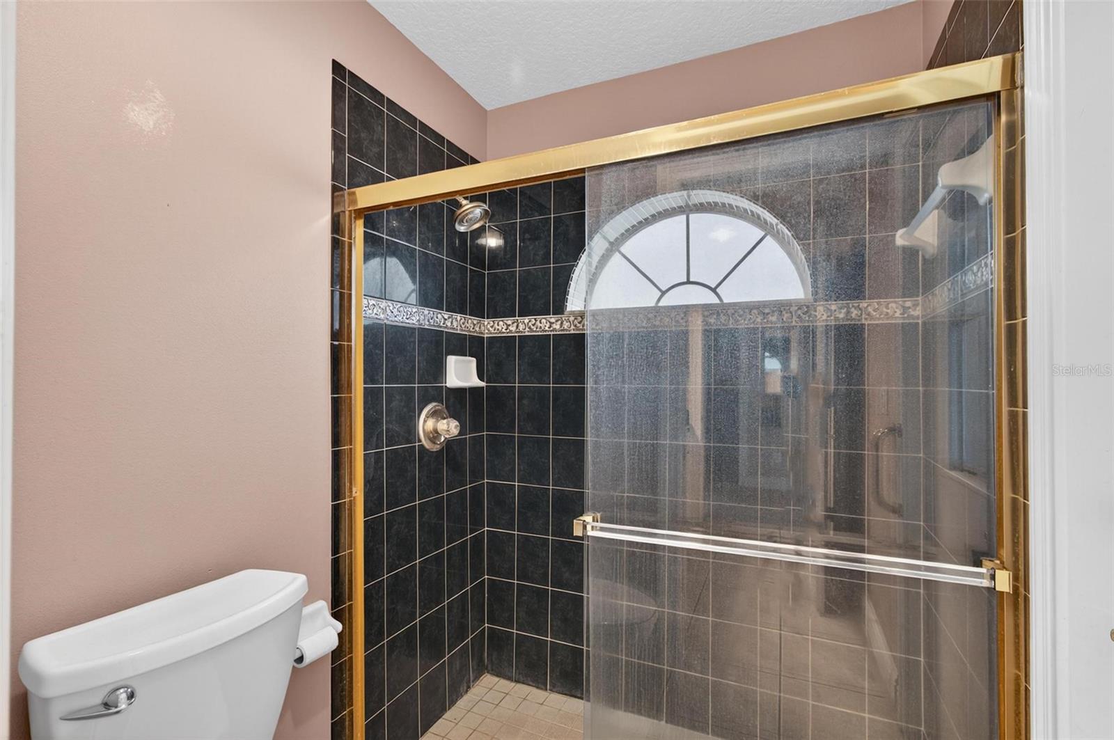 Image 28 of 40 For 13 Wentworth Lane