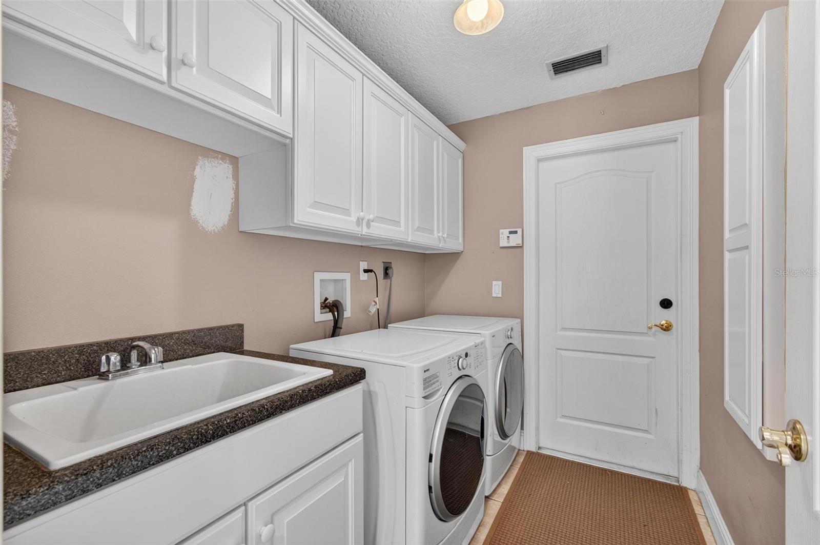 Image 32 of 40 For 13 Wentworth Lane