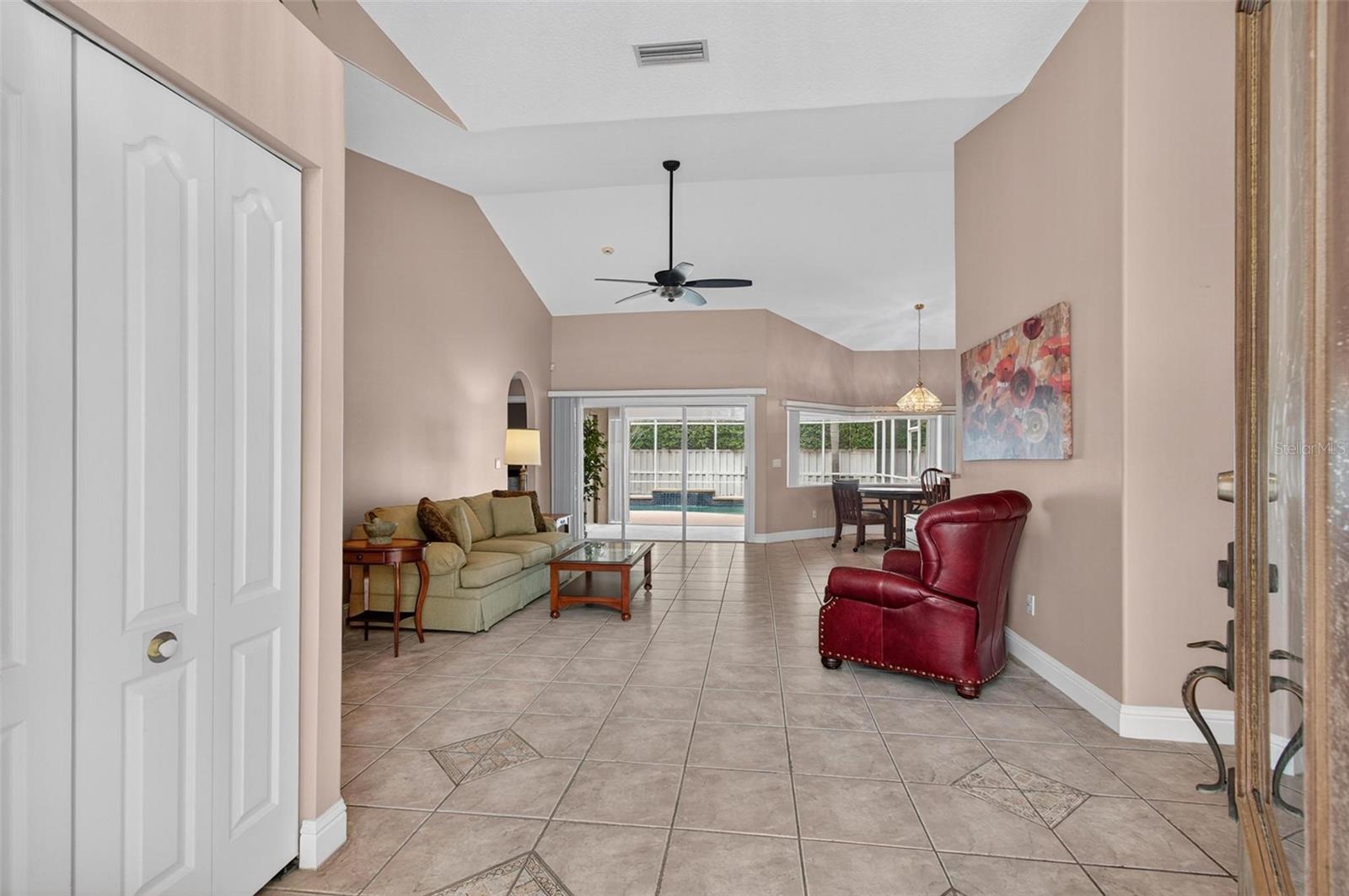 Image 5 of 40 For 13 Wentworth Lane