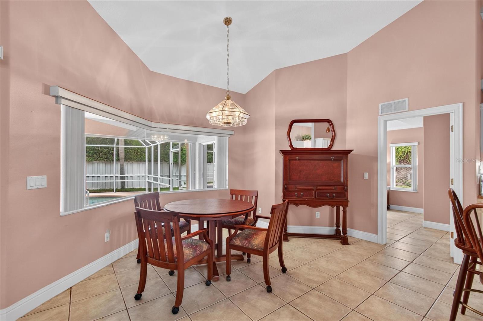 Image 9 of 40 For 13 Wentworth Lane