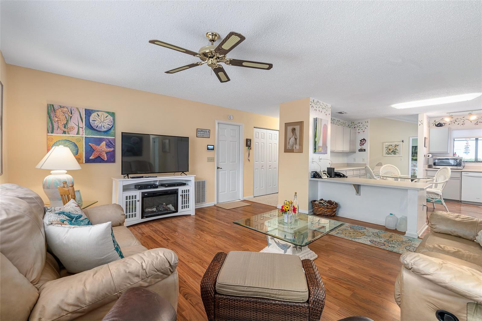 Image 19 of 63 For 184 Westhampton Drive