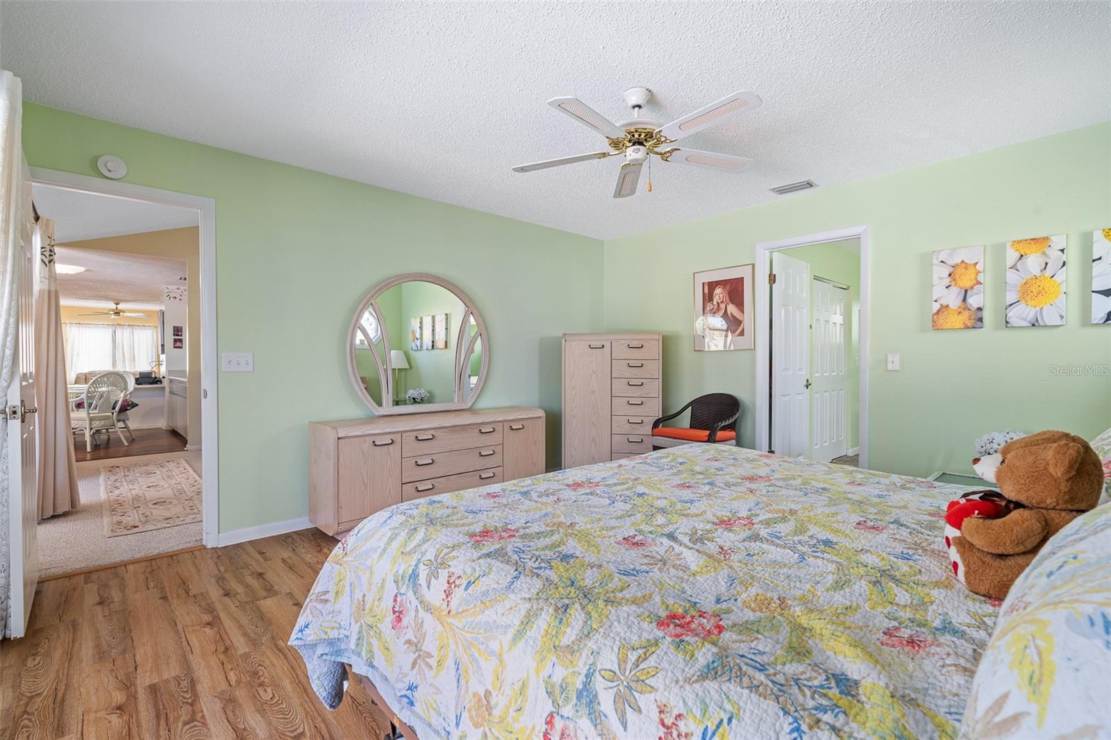 Image 21 of 63 For 184 Westhampton Drive