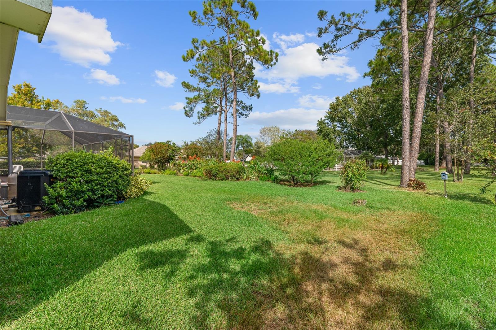 Image 43 of 63 For 184 Westhampton Drive