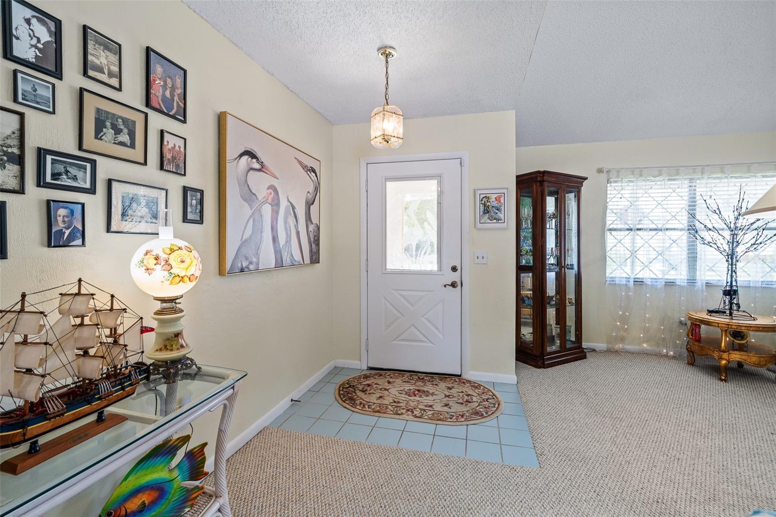 Image 5 of 63 For 184 Westhampton Drive