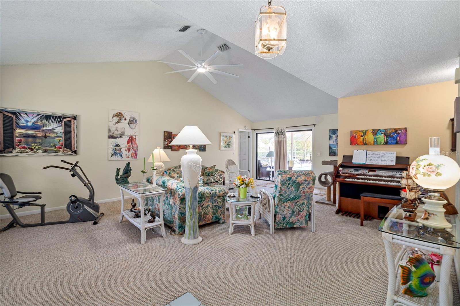 Image 6 of 63 For 184 Westhampton Drive