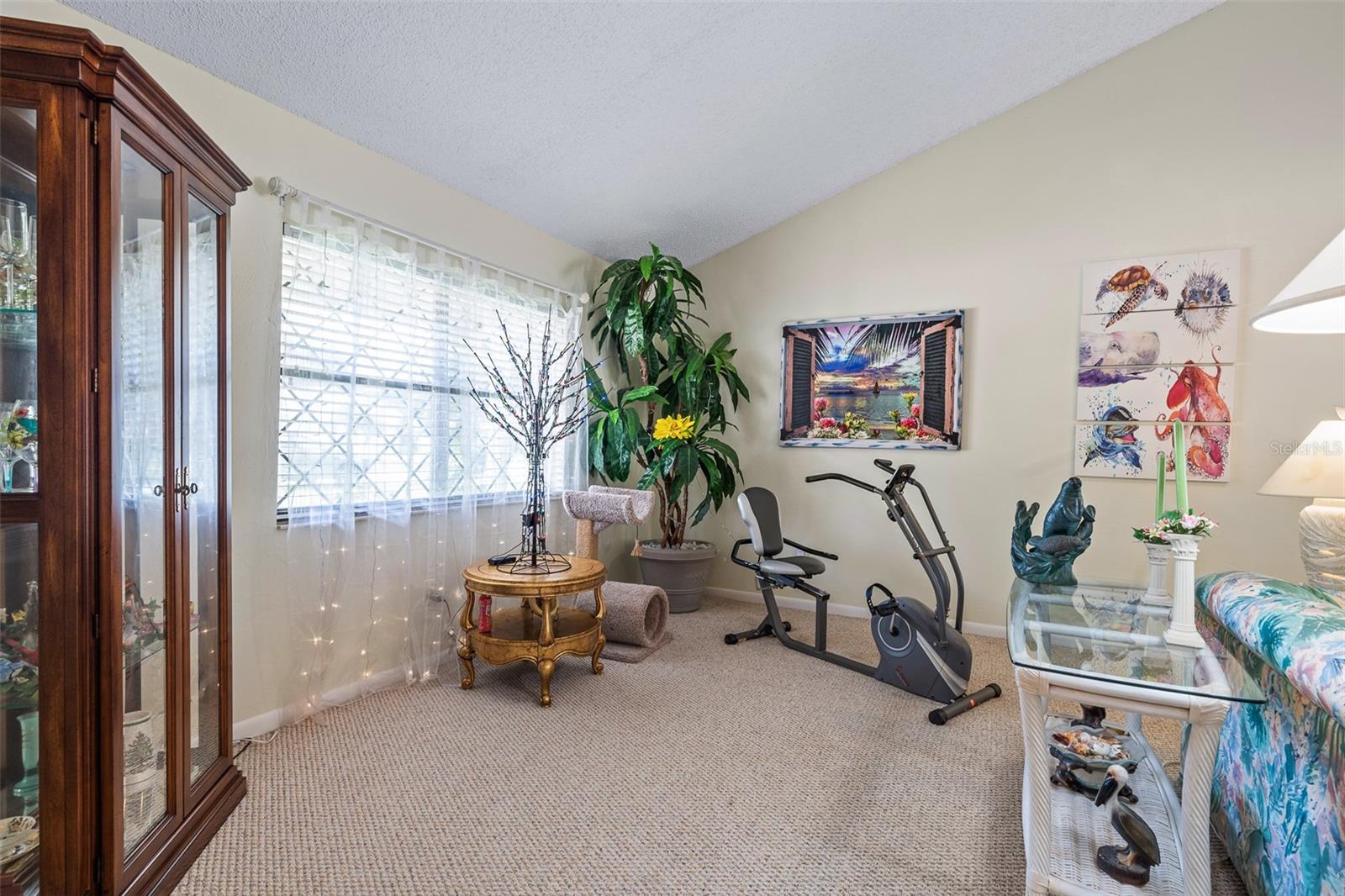 Image 7 of 63 For 184 Westhampton Drive