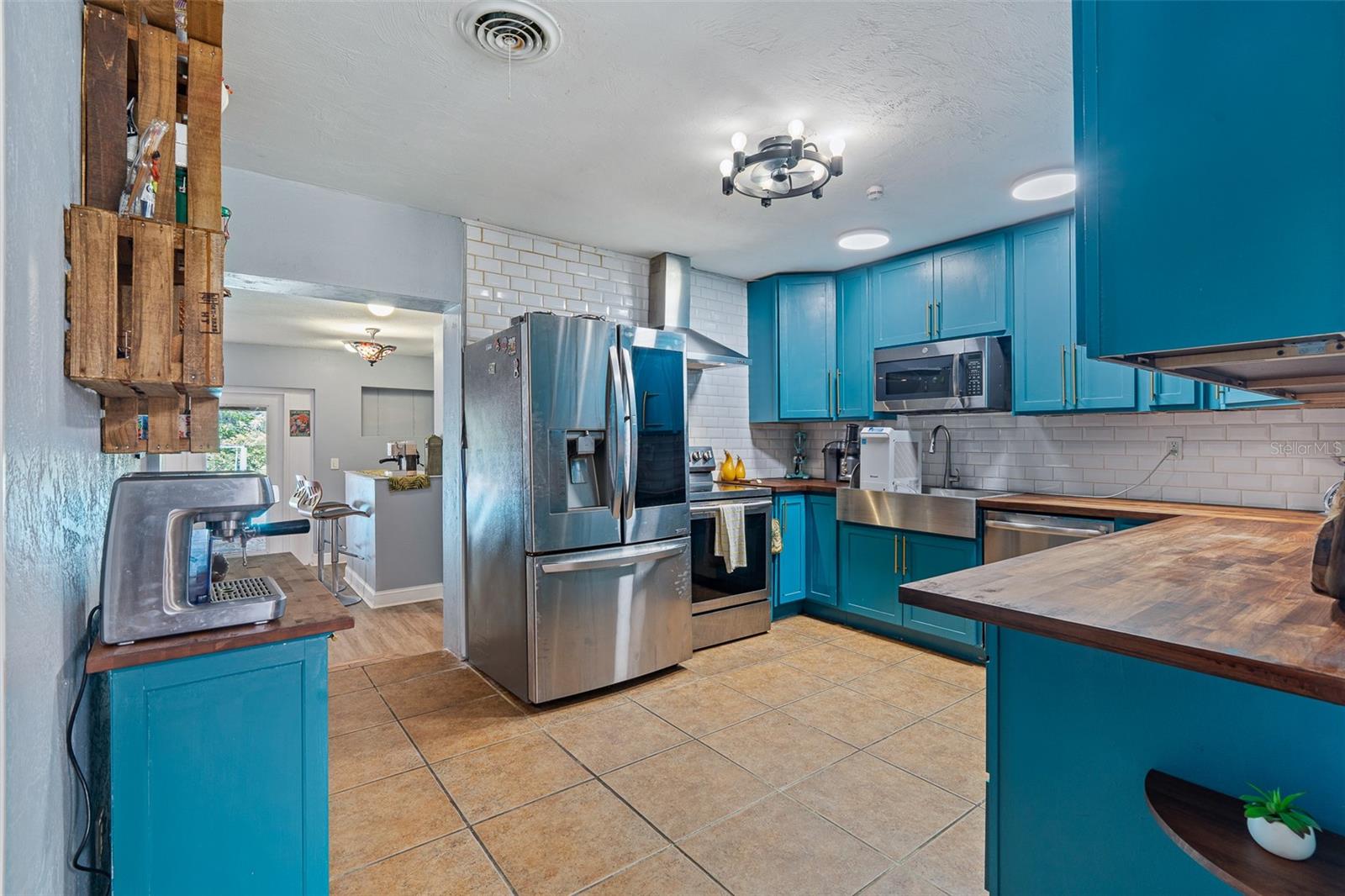Image 10 of 42 For 617 Seneca Boulevard