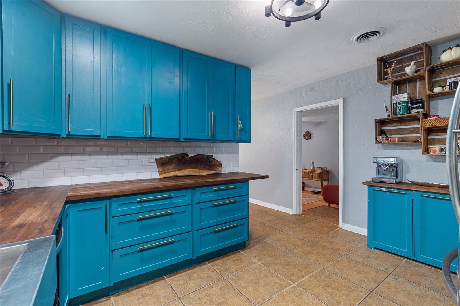 Image 11 of 42 For 617 Seneca Boulevard