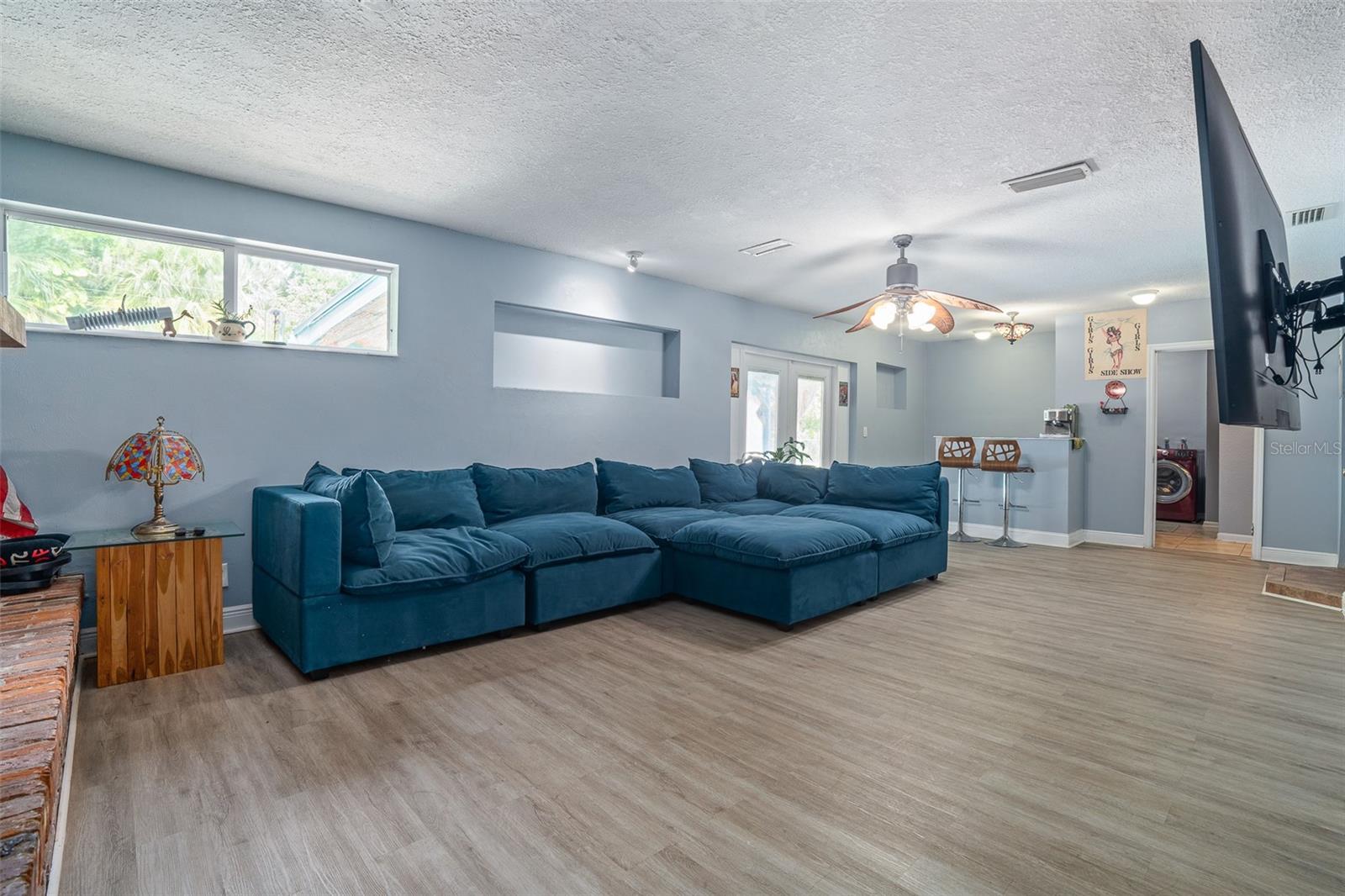Image 14 of 42 For 617 Seneca Boulevard