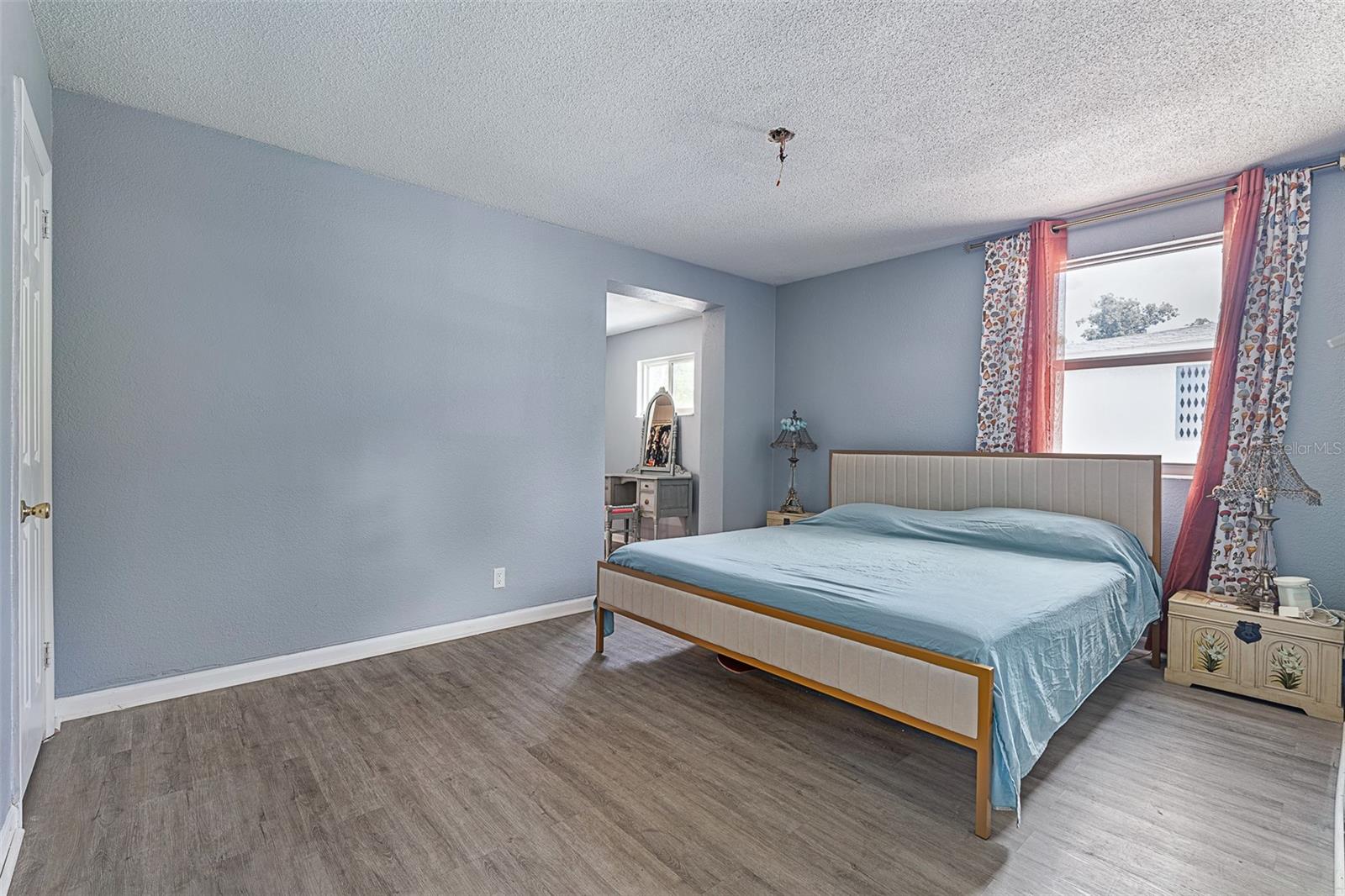Image 24 of 42 For 617 Seneca Boulevard