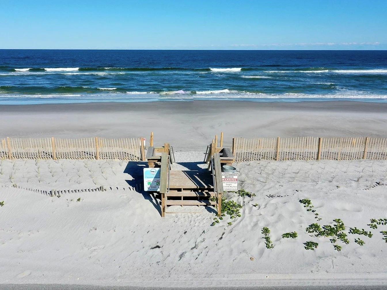 Image 6 of 18 For 2036 Flagler Avenue