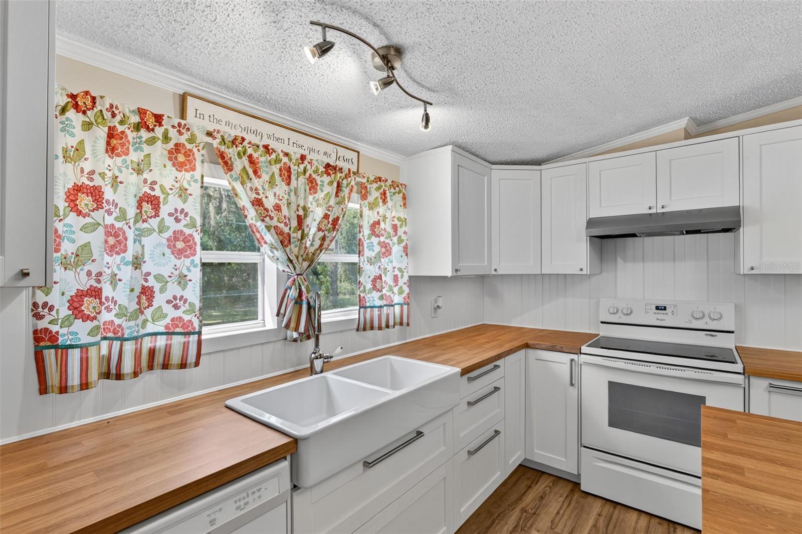 Image 18 of 38 For 28 558th Avenue