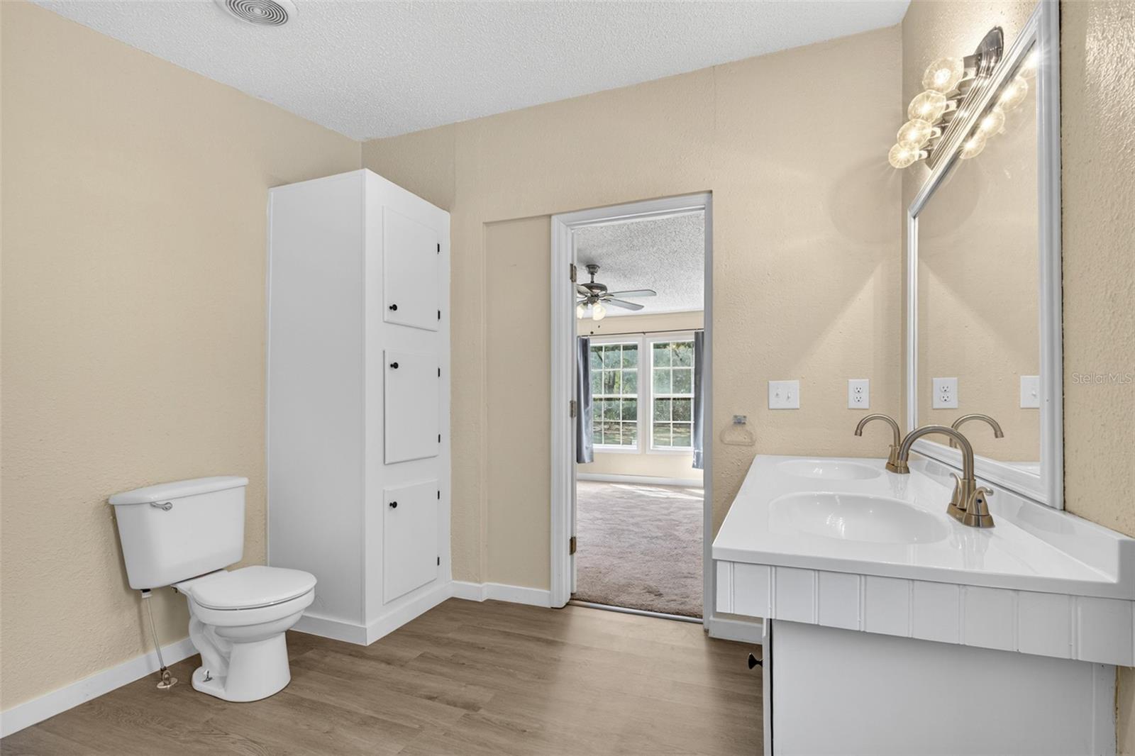 Image 22 of 38 For 28 558th Avenue