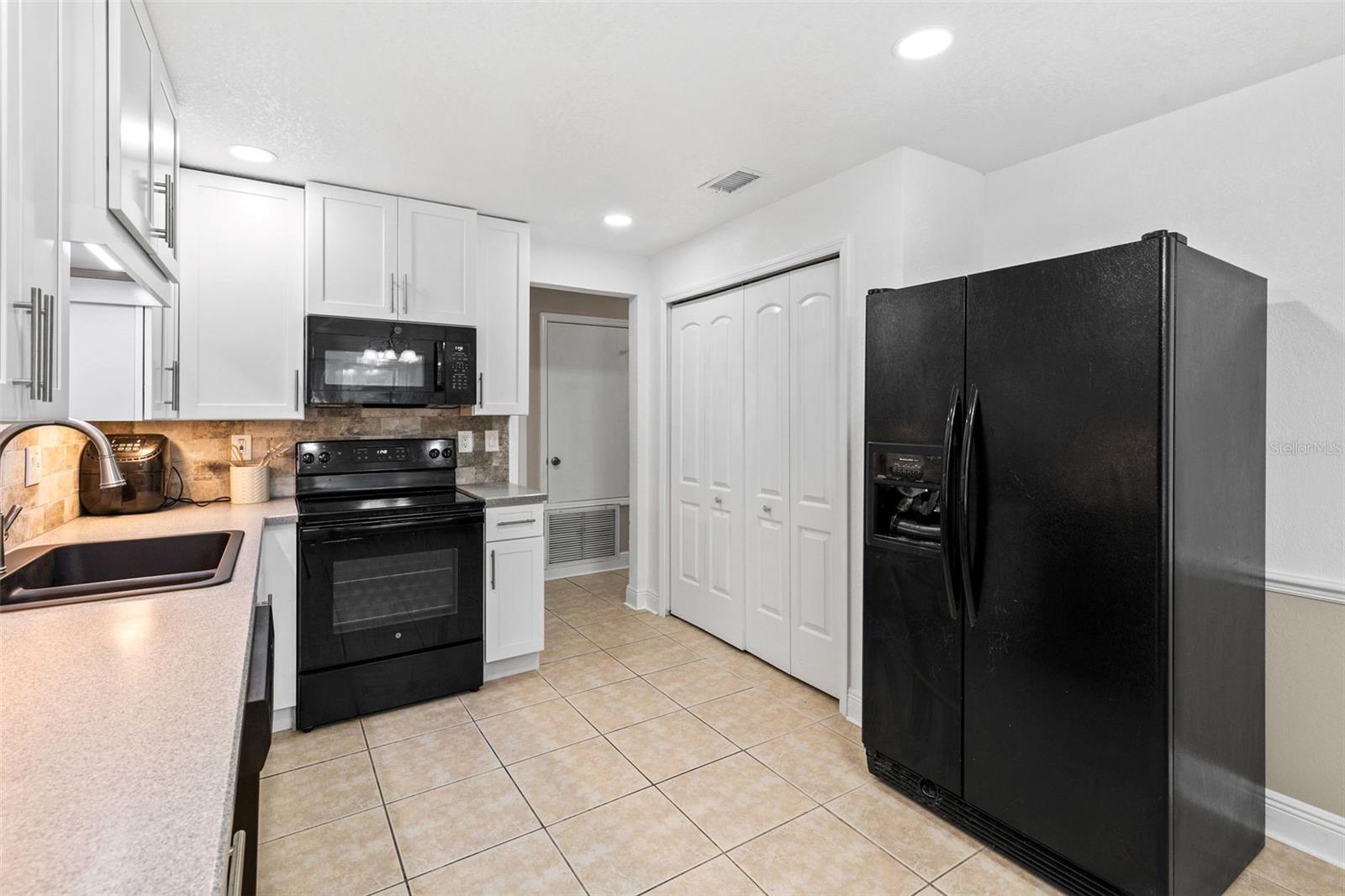 Image 12 of 53 For 1086 Donnell Drive