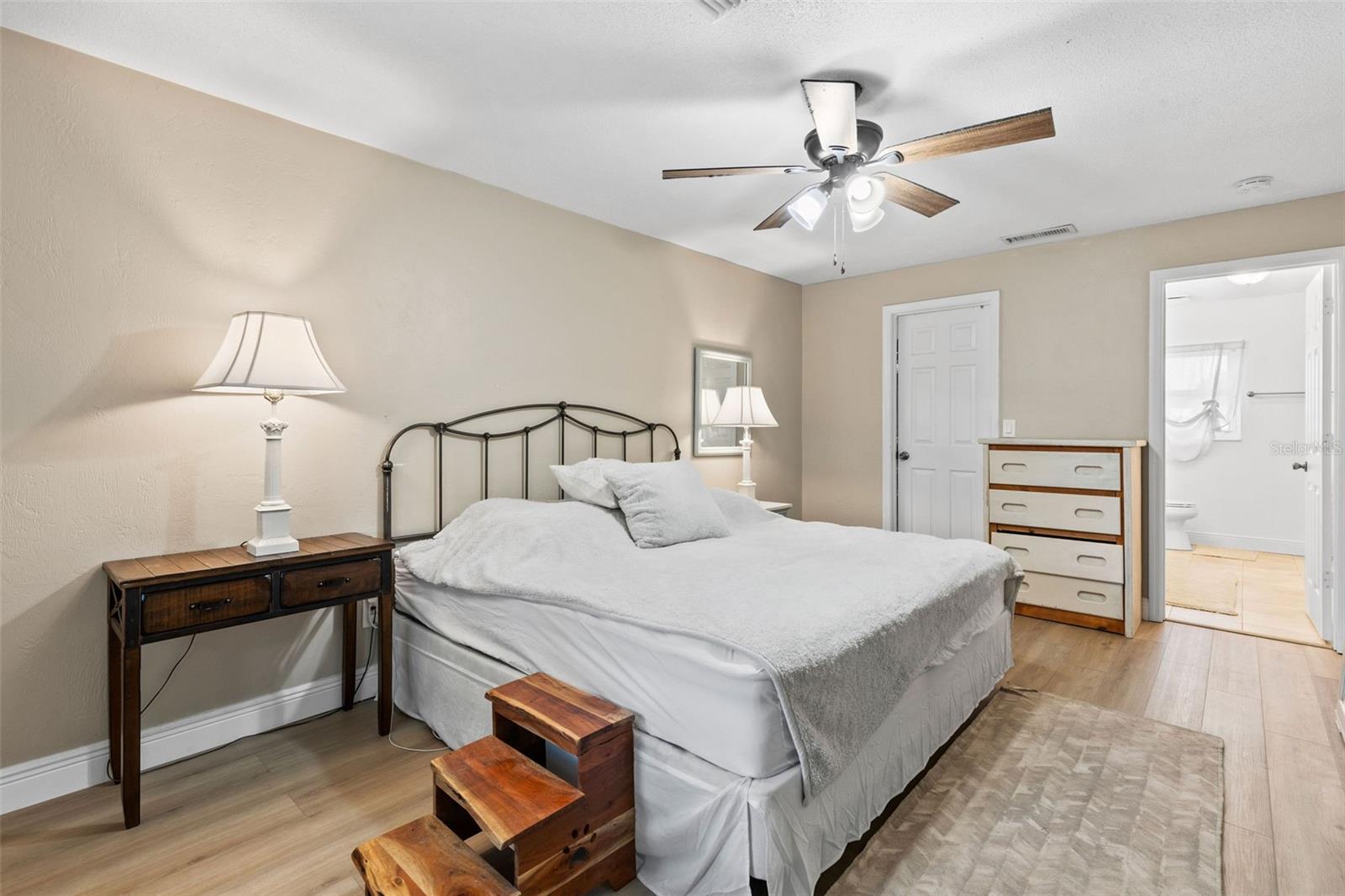 Image 15 of 53 For 1086 Donnell Drive