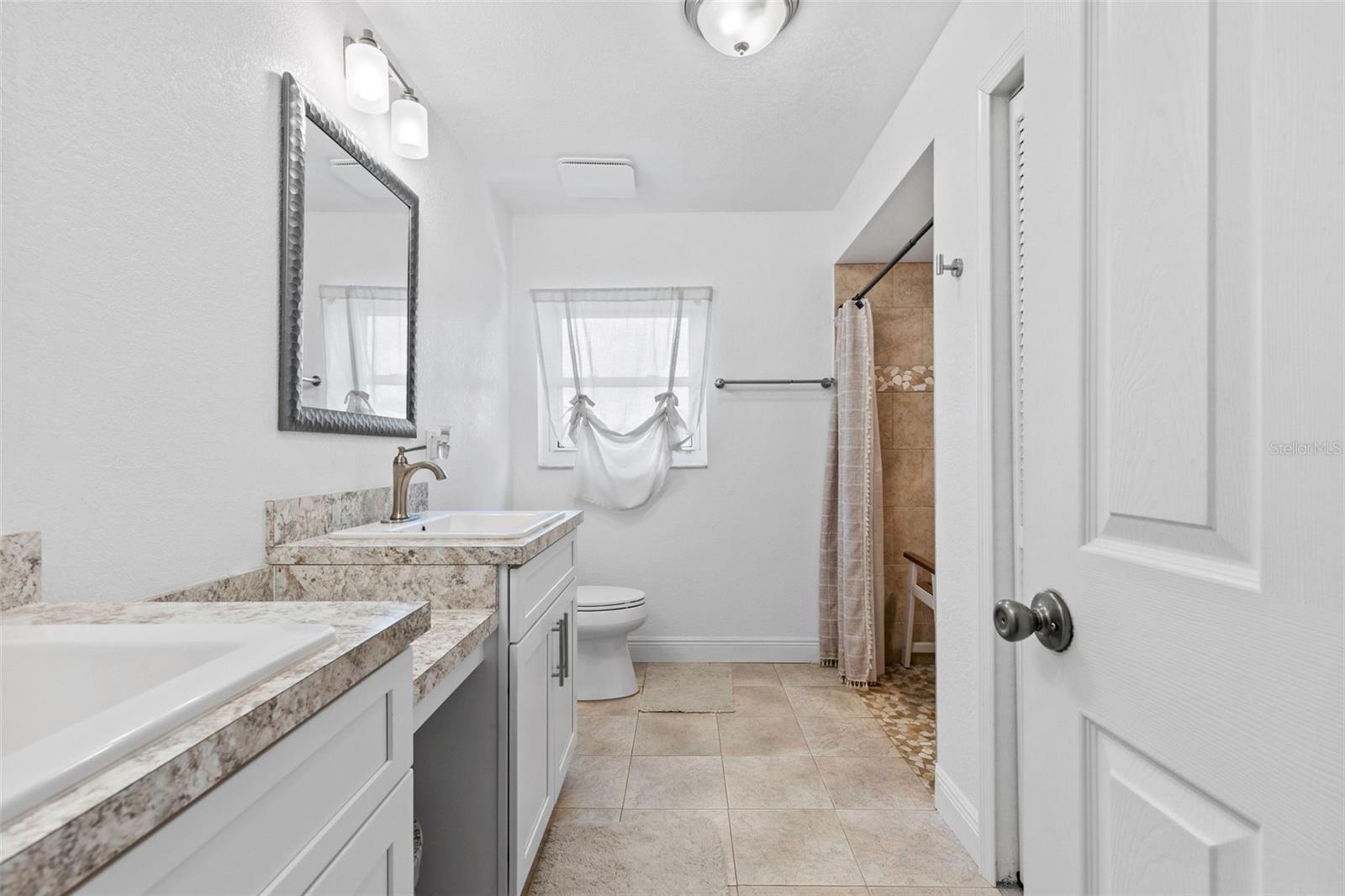 Image 18 of 53 For 1086 Donnell Drive