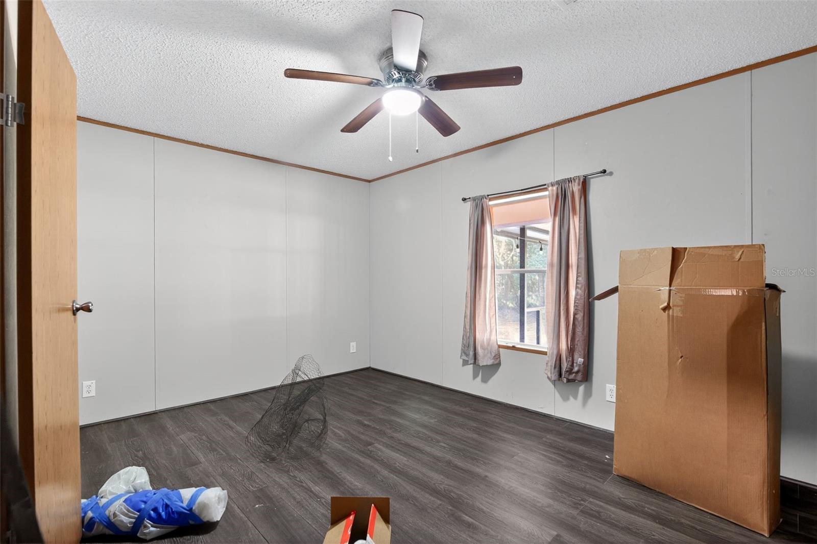 Image 11 of 15 For 10490 120th Street