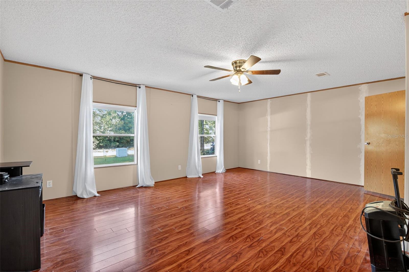 Image 7 of 15 For 10490 120th Street