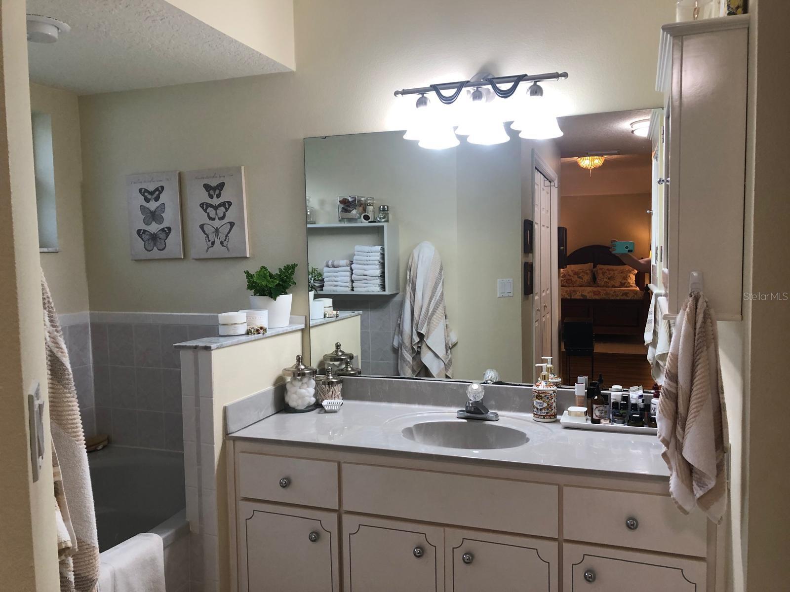 Image 33 of 70 For 47 Fieldstone Lane