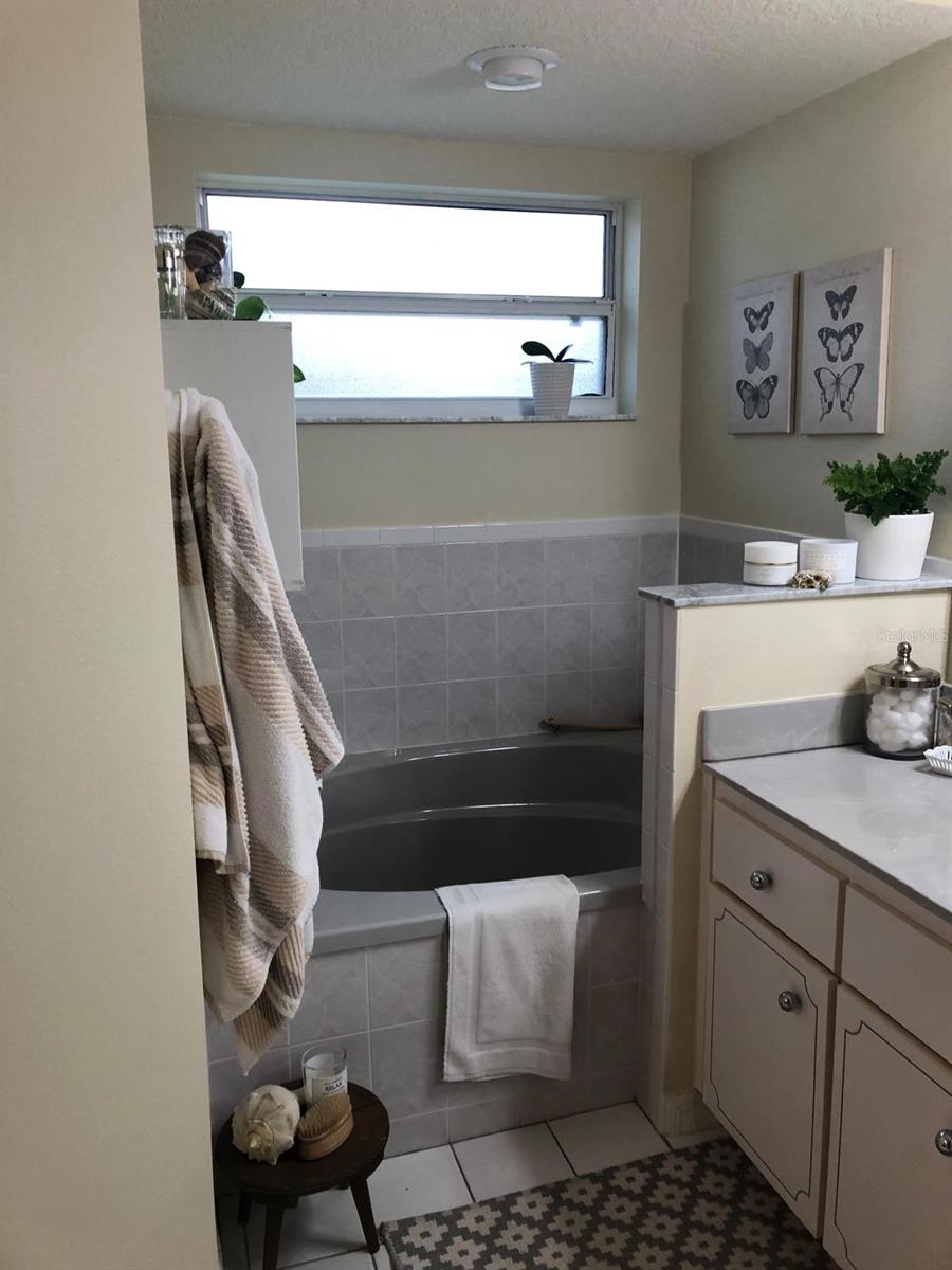 Image 34 of 70 For 47 Fieldstone Lane