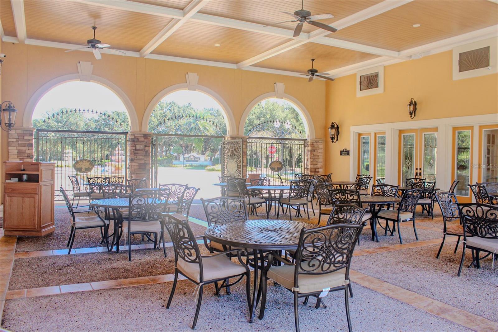 Image 26 of 52 For 26 Park Circle