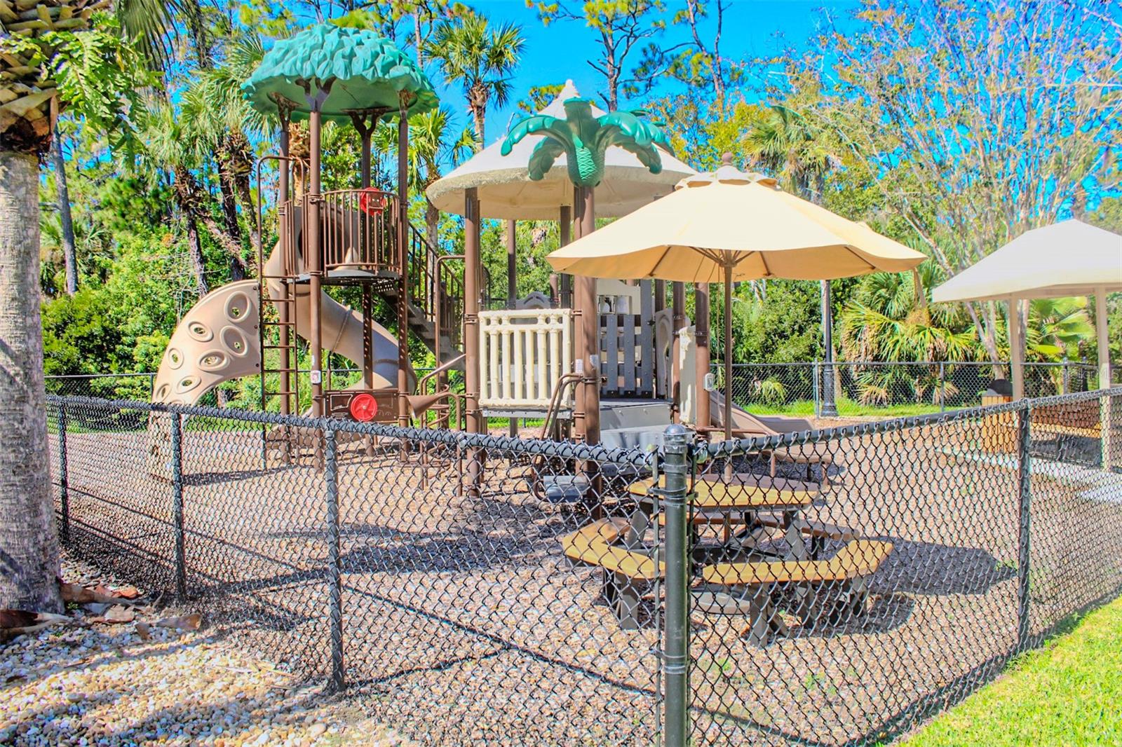 Image 34 of 52 For 26 Park Circle