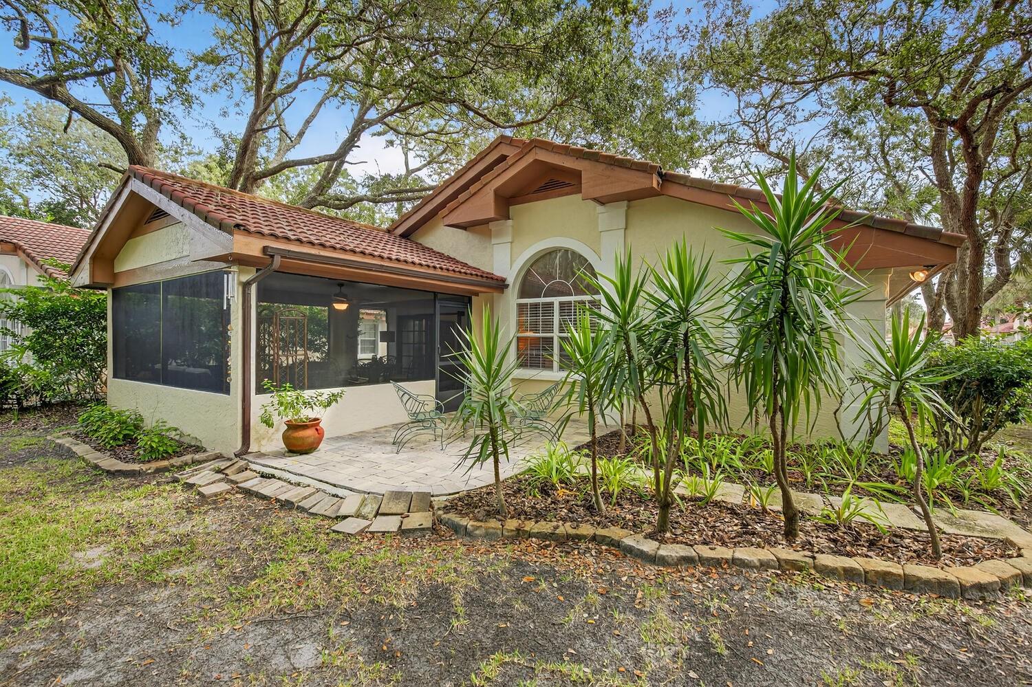 Image 12 of 56 For 29 San Jose Drive